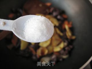 红蘑炒土豆片的做法步骤：13