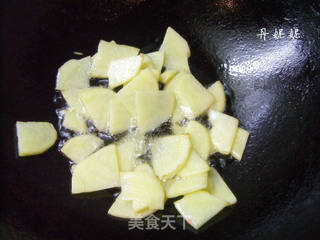肉炒青椒土豆片的做法步骤：4