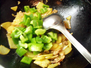 肉炒青椒土豆片的做法步骤:11
