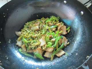 农家小炒肉-----家常菜的做法步骤：9