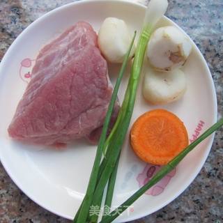 马蹄肉球汤的做法步骤：1