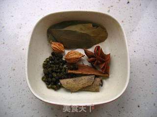 电饭煲版【水煮花生】的做法步骤:2