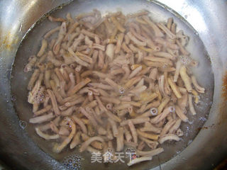 心蓝手制私房菜【鲜椒鸭肠】——为爱牵肠挂肚的做法步骤:3