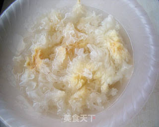 电压力锅版~银耳莲子羹的做法步骤:3