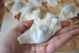 茼蒿鲜肉大馄饨的做法步骤:14