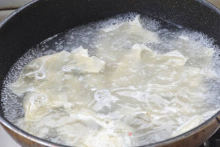 茼蒿鲜肉大馄饨的做法步骤:19