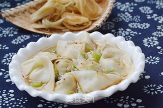 茼蒿鲜肉大馄饨的做法步骤:21