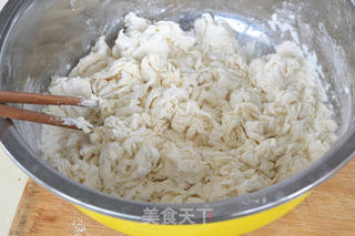 茼蒿鲜肉大馄饨的做法步骤:2