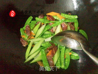 什素炒腊肠的做法步骤:5