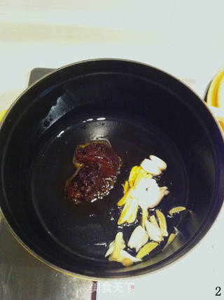 酱香味浓郁、肉嫩多汁的排骨做法——【沙茶排骨】的做法步骤:2