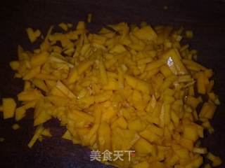 牛奶南瓜饼的做法步骤:2
