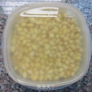 黄豆焖肉的做法步骤：1
