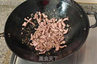 傣族风味——水腌菜炒肉的做法步骤:2