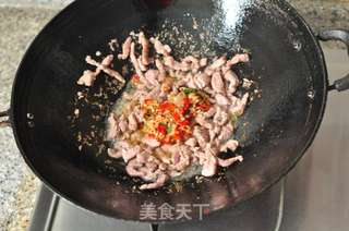 傣族风味——水腌菜炒肉的做法步骤:3