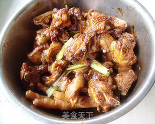 板栗烧鸡的做法步骤:7