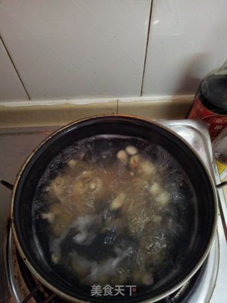 润肺清热养颜美容----银耳莲子羹的做法步骤:5