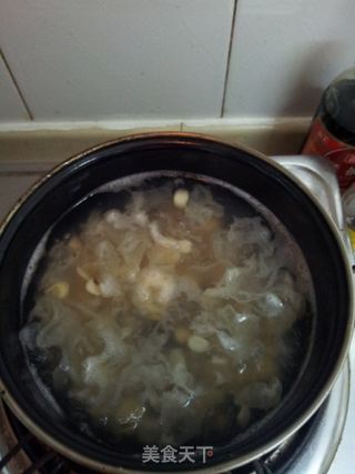 润肺清热养颜美容----银耳莲子羹的做法步骤:8
