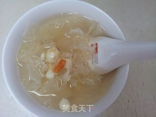 润肺清热养颜美容----银耳莲子羹的做法步骤:10