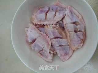 简单易做,超级好吃——蜜汁叉烧翅的做法步骤:2