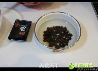 黄油飘香----葡萄干巧克力豆纸杯蛋糕的做法步骤：4