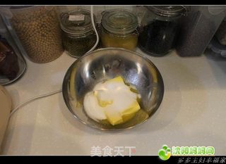 黄油飘香----葡萄干巧克力豆纸杯蛋糕的做法步骤:5