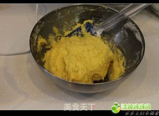 黄油飘香----葡萄干巧克力豆纸杯蛋糕的做法步骤：10