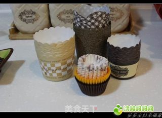 黄油飘香----葡萄干巧克力豆纸杯蛋糕的做法步骤:2
