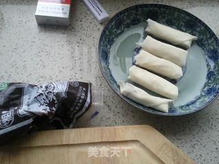 自家制作豆沙春卷的做法步骤:5