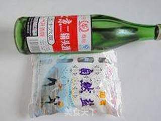 只需两步简单制作----【自制红油咸鸭蛋】的做法步骤:2