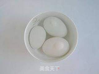 只需两步简单制作----【自制红油咸鸭蛋】的做法步骤:3