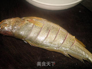 糖醋鱼的做法步骤:2