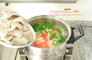 泰菜自己做——鲜虾冬阴功汤的做法步骤:3