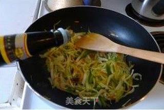 素食主义—素炒乌冬面的做法步骤：6