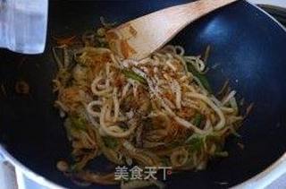 素食主义—素炒乌冬面的做法步骤:9
