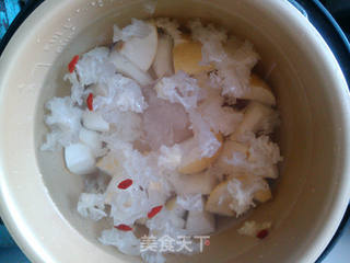 秋天最好饮品--冰糖梨水的做法步骤:6