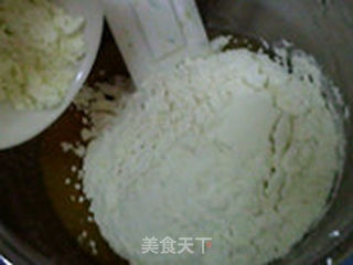 莲蓉蛋黄月饼的做法步骤:6