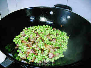 地道川渝美味——箜腊肉豌豆饭的做法步骤:7