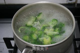 番茄鸡肉温沙拉的做法步骤：5