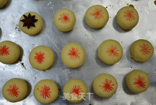 酥皮月饼的做法步骤：10