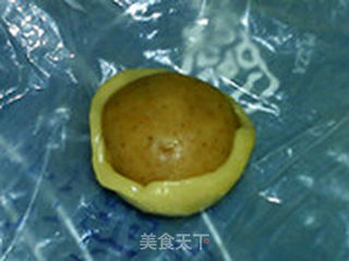 莲蓉蛋黄月饼的做法步骤:20