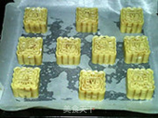 莲蓉蛋黄月饼的做法步骤:27