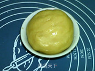 莲蓉月饼的做法步骤:8