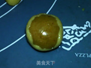 莲蓉月饼的做法步骤:14