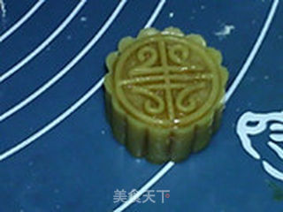 莲蓉月饼的做法步骤:19
