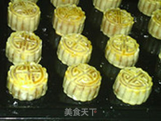 奶香菠萝月饼的做法步骤:21