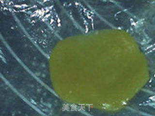 菠萝莲蓉月饼的做法步骤:12