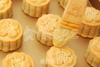 广式枣泥松子月饼的做法步骤:23