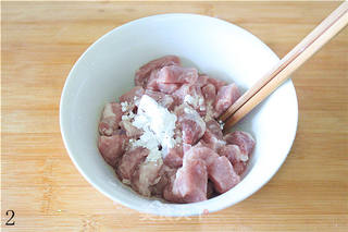 【酱爆肉丁】黑乎乎,却十分有群众基础的“下饭菜”的做法步骤:2