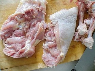 换个花样吃鸡腿---鲜香鸡肉卷的做法步骤:2