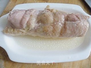 换个花样吃鸡腿---鲜香鸡肉卷的做法步骤:7